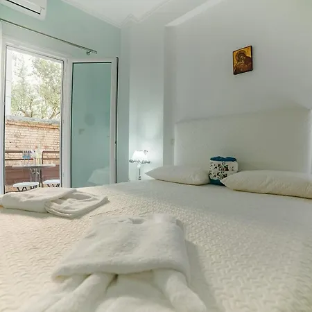 Apartment Explore Corfu Town On Foot - Live Like A Local