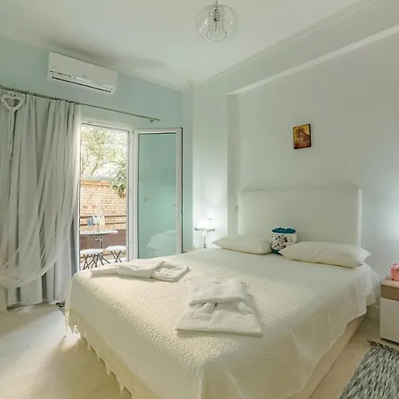 Explore Corfu Town On Foot - Live Like A Local Apartmán Corfu (city)